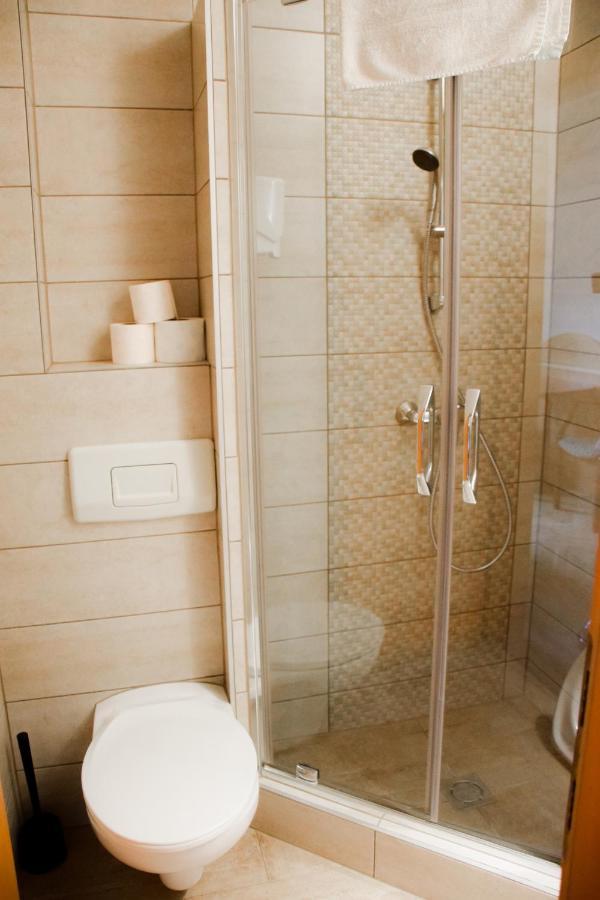 Hotel Csikar Csárda és Panzió Kőszeg Esterno foto