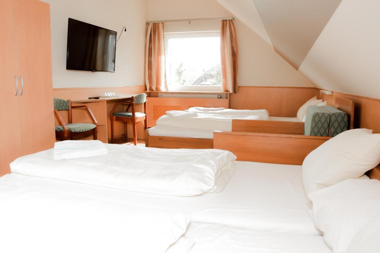 Hotel Csikar Csárda és Panzió Kőszeg Esterno foto