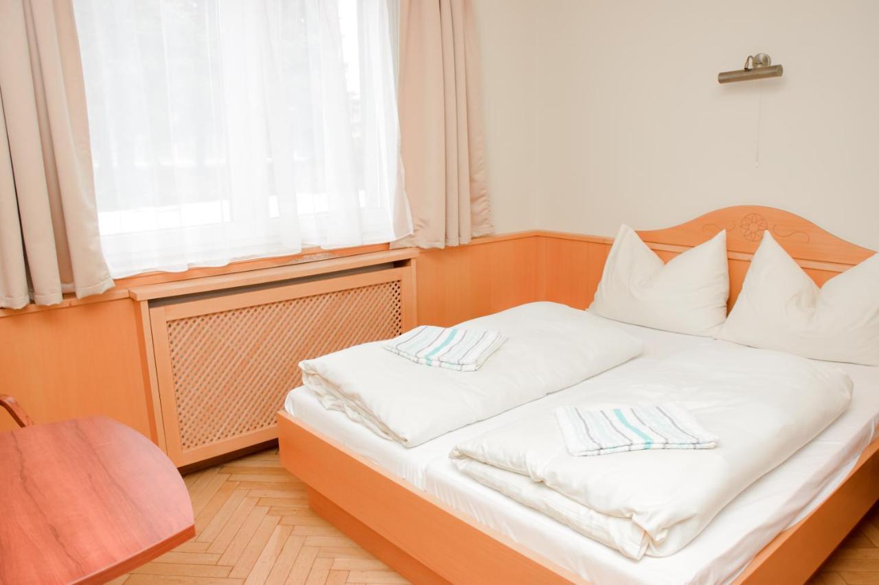 Hotel Csikar Csárda és Panzió Kőszeg Esterno foto