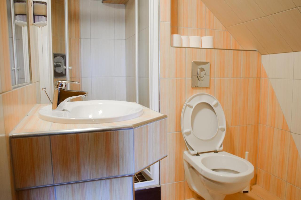 Hotel Csikar Csárda és Panzió Kőszeg Esterno foto